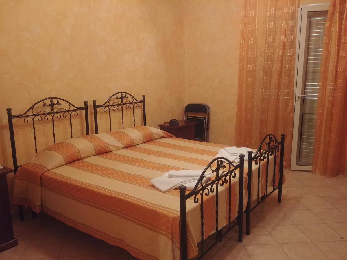 Paradise House Bed & Breakfast Calatabiano Exterior photo